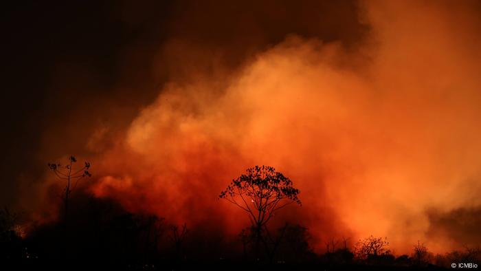 Incêndios devastam destinos turísticos no país