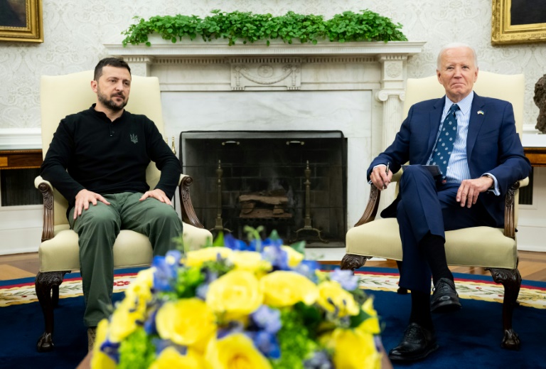 Biden promete a Zelensky que 'Rússia não vencerá'