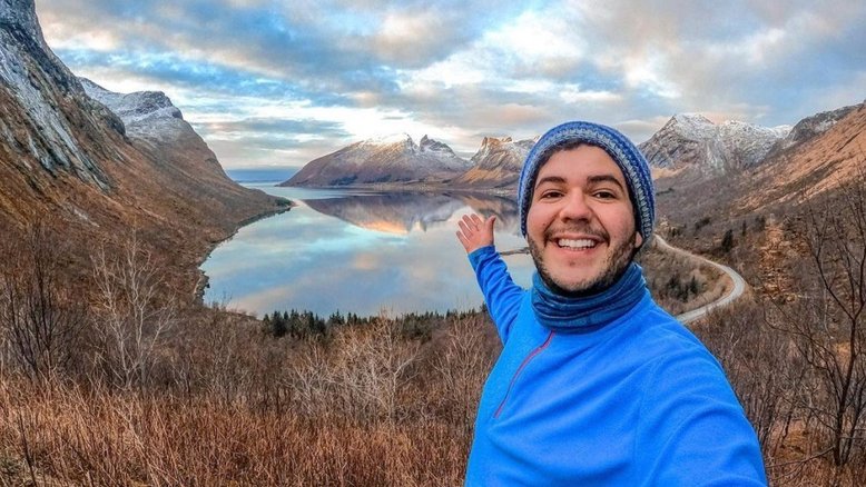Brasileiro que fez história ao dar volta ao mundo foi ambulante para pagar primeira viagem