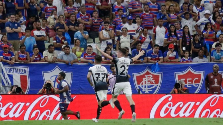 Corinthians bate Fortaleza fora de casa e abre grande vantagem nas quartas da Sul-Americana