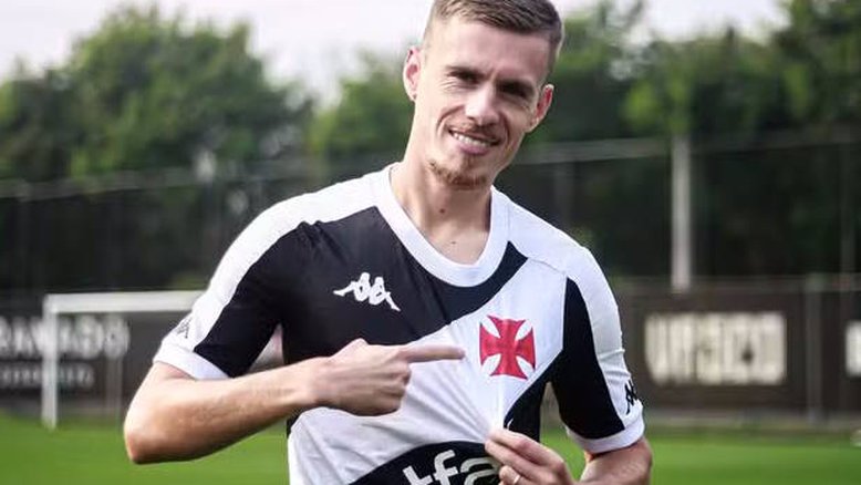 Vasco contrata meia suíço por dois anos e Payet e Coutinho ganham concorrência na armação