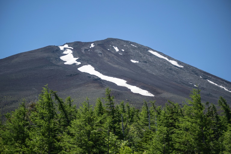 Número de visitantes no Monte Fuji diminui após medidas contra o turismo de massa