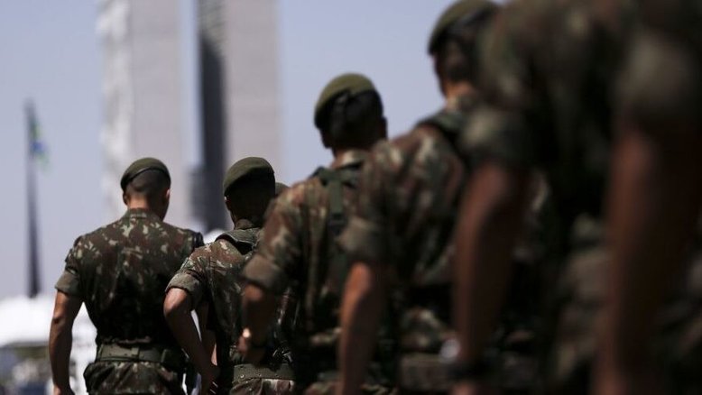 Quaest: mercado aprova cortes que afetam militares no pacote fiscal; isenção do IR desagrada