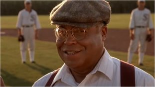 Ator de 'A grande esperança branca' e voz de Darth Vader, James Earl Jones morre aos 93 anos