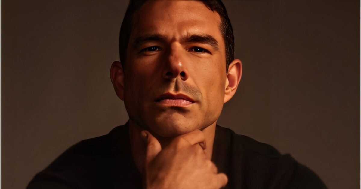 Noivo de Isis Valverde...