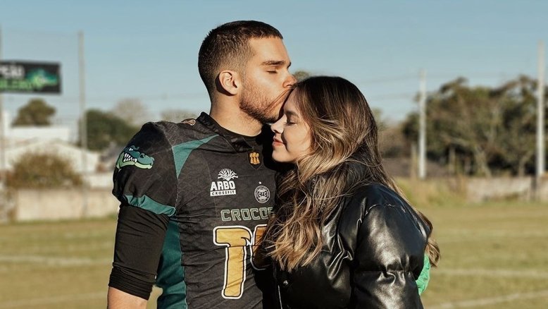 Namorada de jogador de futebol americano morto em acidente de ônibus se despede: ‘Falta será eterna’