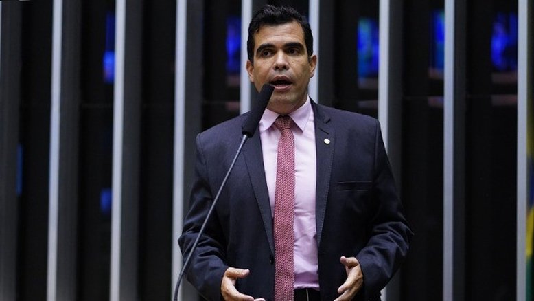 O deputado Ricardo Ayres
