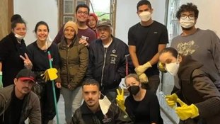 App que organiza faxinas em casas afetadas por chuvas tem quase 20 mil voluntários