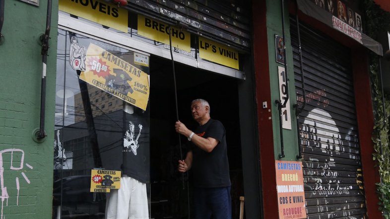 Apagão em SP já causa prejuízo de R$ 1,65 bi para varejo e serviços, diz FecomercioSP