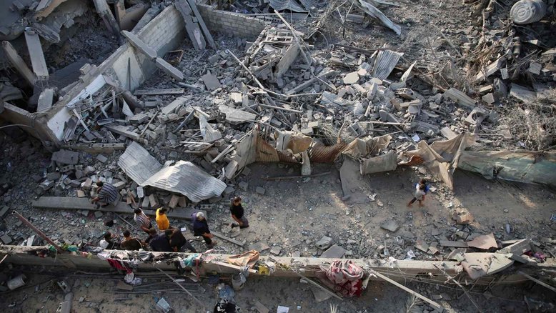 Ataque israelense em Khan Younis, sul de Gaza 2/10/2024 REUTERS/Hatem Khaled