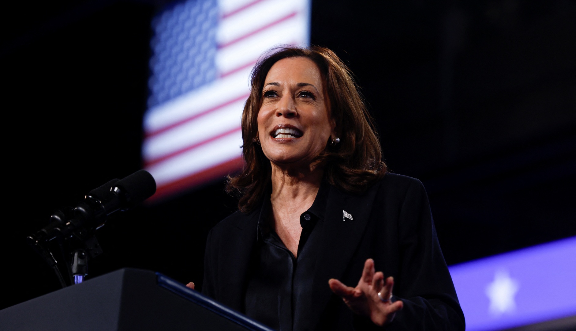 Kamala ultrapassa Trump entre eleitores suburbanos, mostra pesquisa Reuters/Ipsos