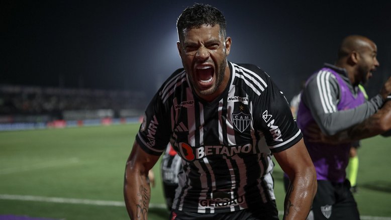 Atlético-MG e Internacional fazem duelo de gigantes em momentos distintos