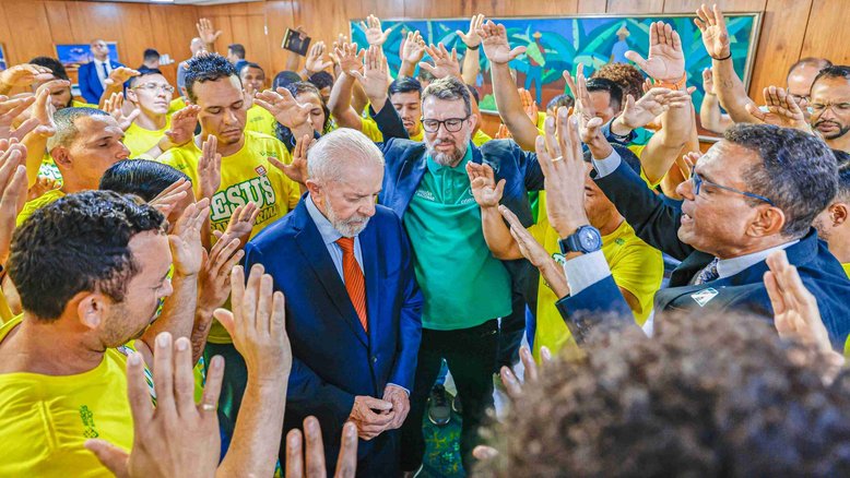 Evangélicos dedicam oração ao presidente Lula (PT) após sanção de lei que cria Dia Nacional da Música Evangélica | Ricardo Stuckert / PR