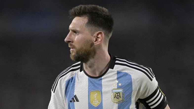 Treinador do Paraguai exige atenção redobrada em Messi: 'Deixá-lo jogar é sentença de morte'