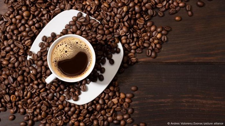 Consumo de cafeína está ligado a menor risco de Alzheimer, diz estudo