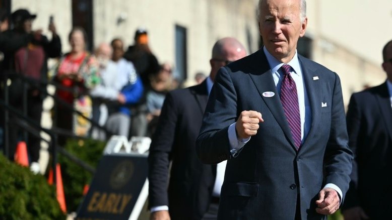 Biden vota nas eleições presidenciais dos EUA