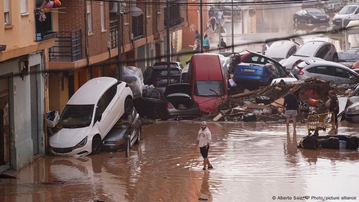 Número de mortos em tempestades na Espanha já passa de 90