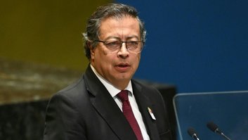 Petro anuncia conversas de paz com maior grupo narco da Colômbia
