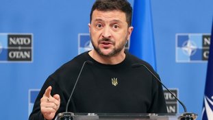 Zelensky manda emissário para cobrar posição de Lula