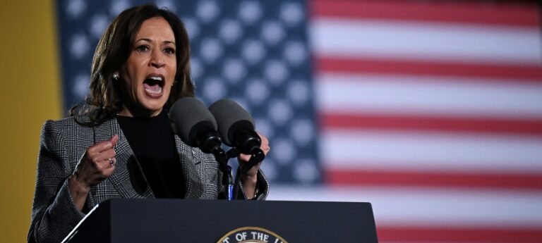 Kamala pronuncia suas alegações finais contra Trump a uma semana das eleições