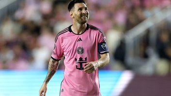 Messi se despede do Mundial de Clubes com apenas um gol e agora se volta para a Copa