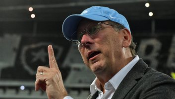 Lyon, de John Textor, tem recurso aceito e fica na 1ª divisão do futebol francês