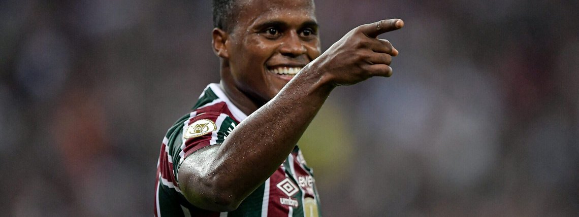 Fluminense oficializa negociação de Arias: ‘Eterno na história do clube’
