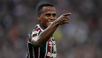 Fluminense oficializa negociação de Arias: ‘Eterno na história do clube’