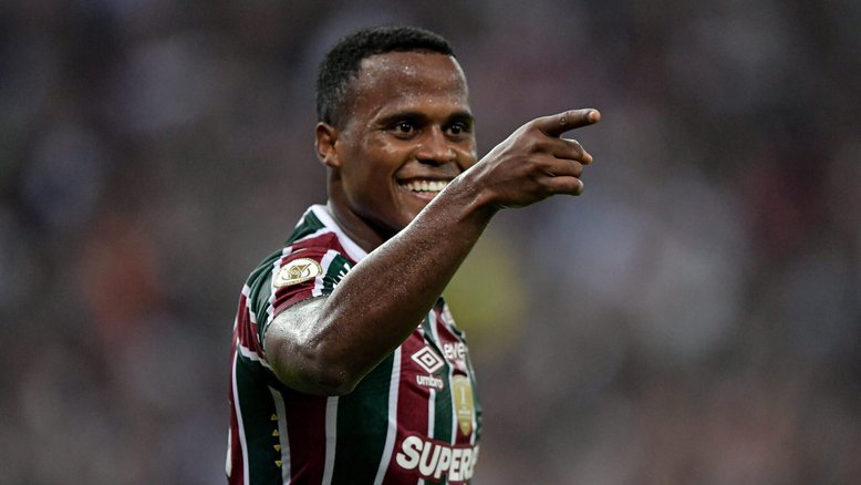 Fluminense oficializa negociação de Arias: ‘Eterno na história do clube’