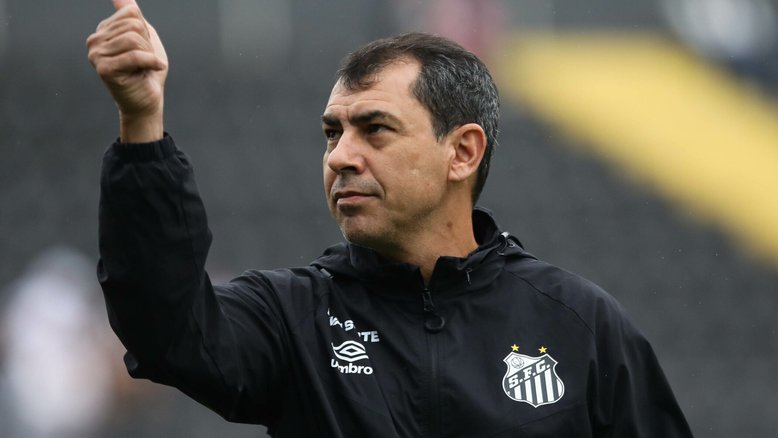 Carille usa treinos da semana para definir substituto de Diego Pituca no meio-campo do Santos