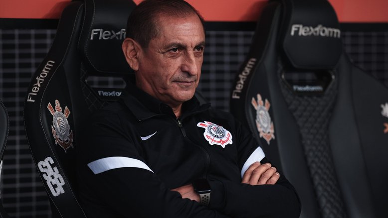 Ramón cita oferta da Arábia e elogia trabalho no Corinthians: 'Cumprimos quase todos objetivos'