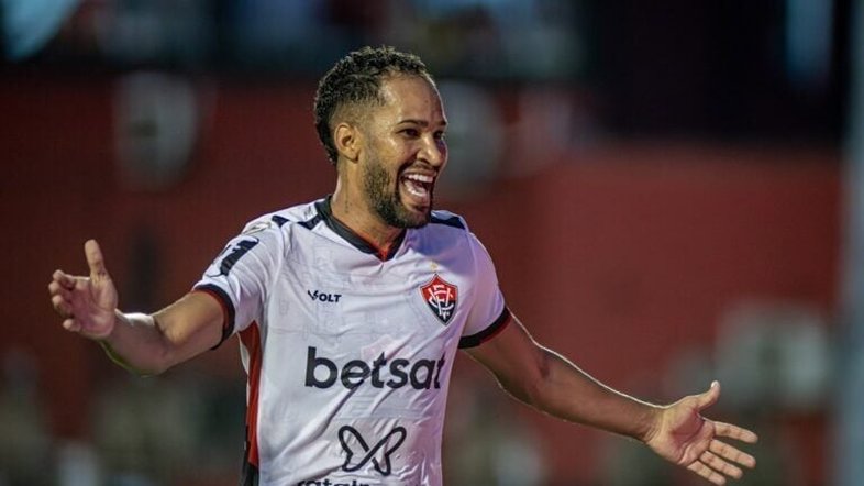 Everaldo celebrando o gol da vitória contra o RB Bragantino (Foto Victor Ferreira-ECV)