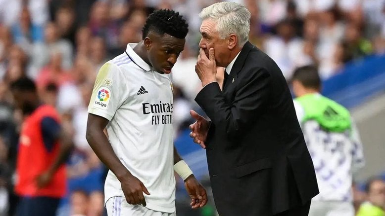 Ancelotti defende Vini Jr.: 'É difícil aguentar tudo o que ele passa'