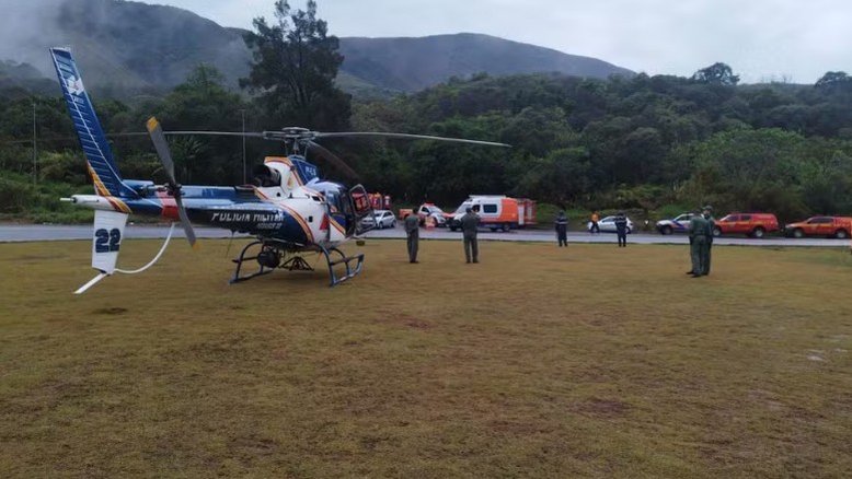 MG: helicóptero dos bombeiros cai e mata tripulação em buscas de monomotor
