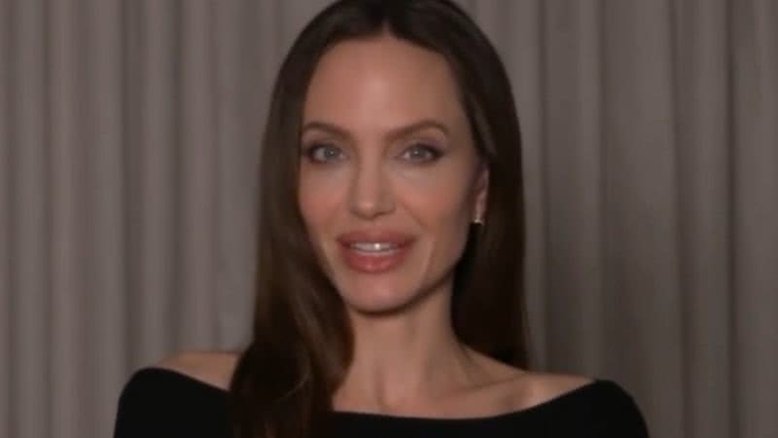 Glow News - Quem é Akala, rapper apontado como novo namorado de Angelina Jolie