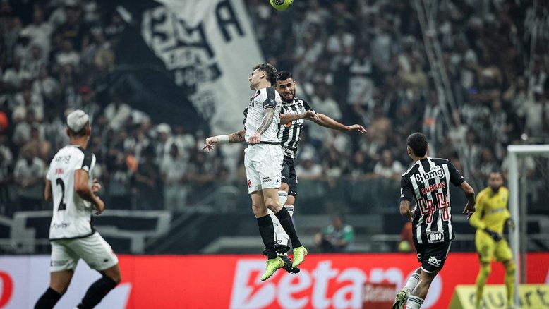 Vasco e Atlético-MG buscam recuperação no Brasileirão em duelo direto da 37ª rodada