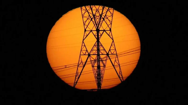 Consumo de energia tem queda após 12 meses em alta