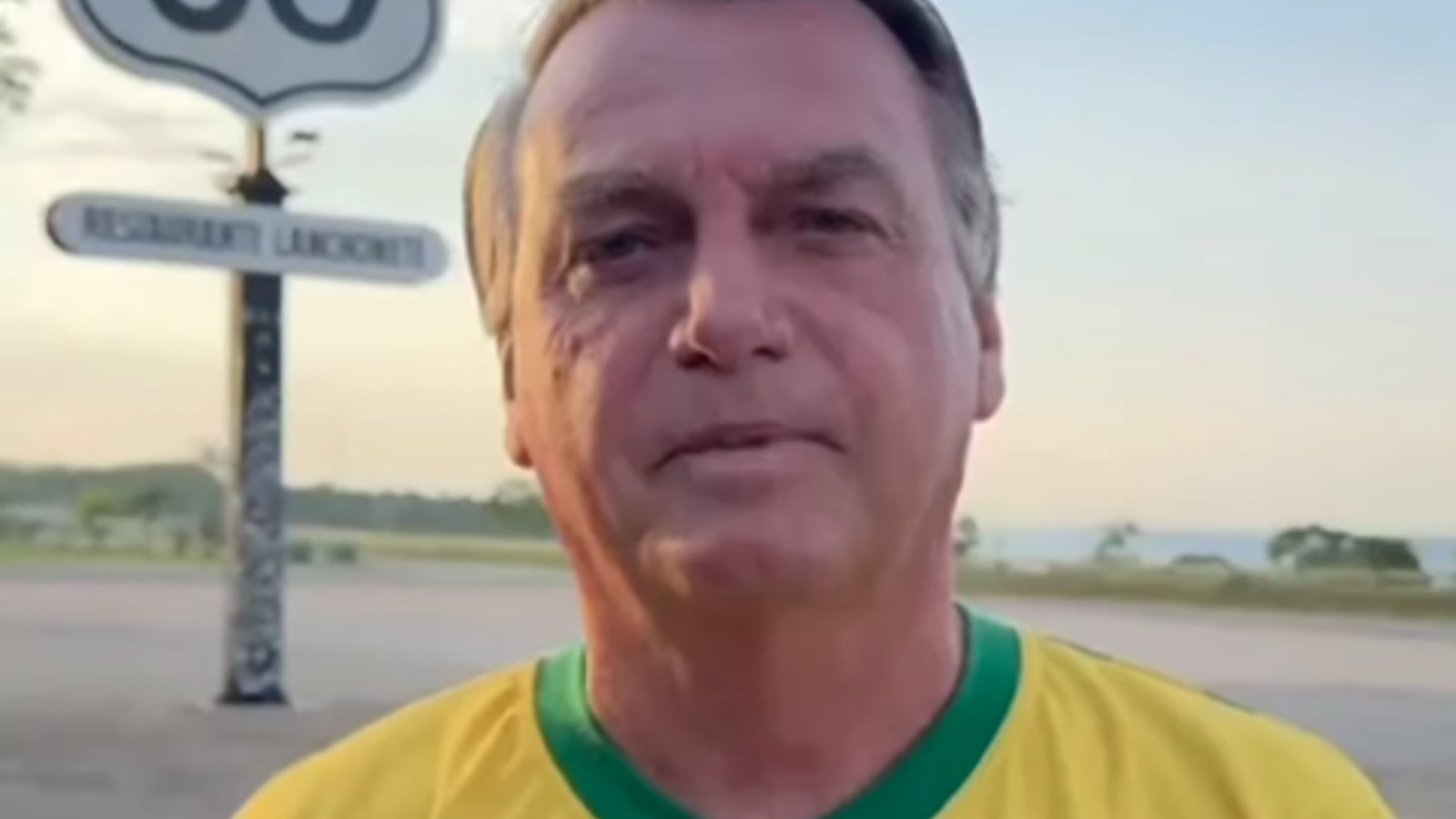 Jair Bolsonaro foi de carro para Goiânia