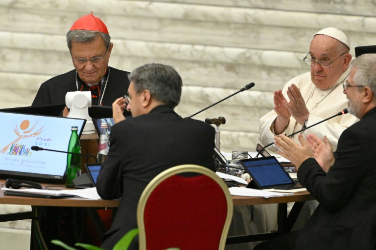 Igreja Católica deixa 'aberta' questão de ordenação de mulheres