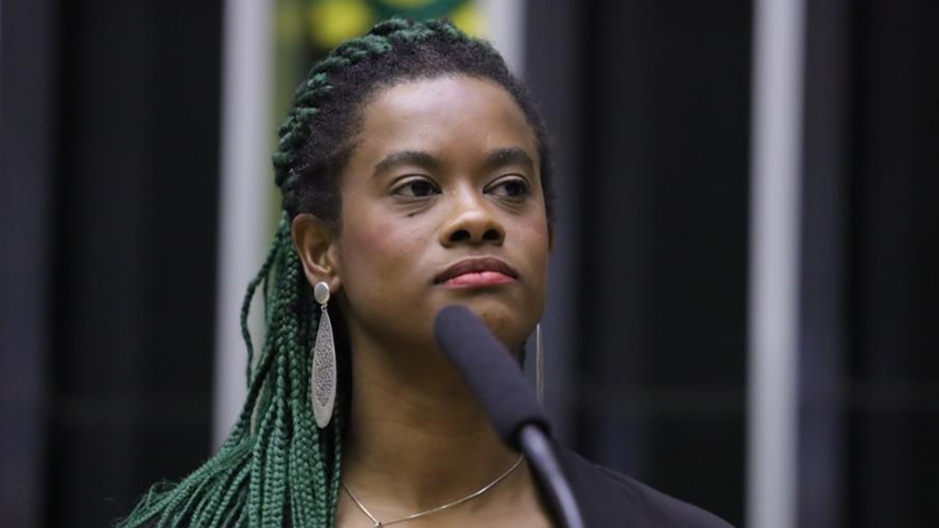 Deputada do PT é alvo de mensagens racistas: 'Ninguém gosta de mulher preta'