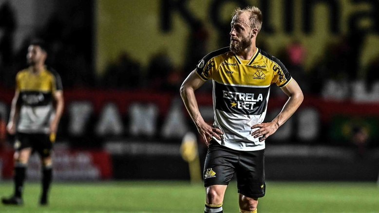 Criciúma e Atlético-GO prometem 'jogo quente' contra o rebaixamento do Brasileirão