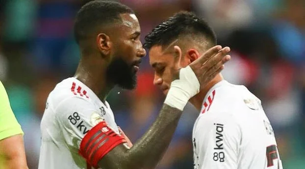 Flamengo supera o Bahia, mantém a freguesia e continua vivo na caça aos líderes do Brasileirão