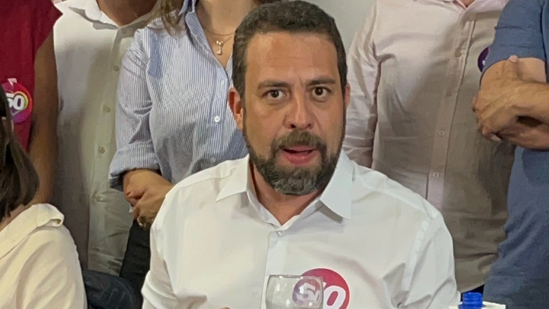 Boulos critica Tarcísio e diz que Sabesp pode se tornar 'Enel da água'