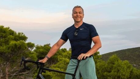 Hexacampeão olímpico de ciclismo de pista, o britânico Chris Hoy revelou que foi diagnosticado com câncer de próstata terminal