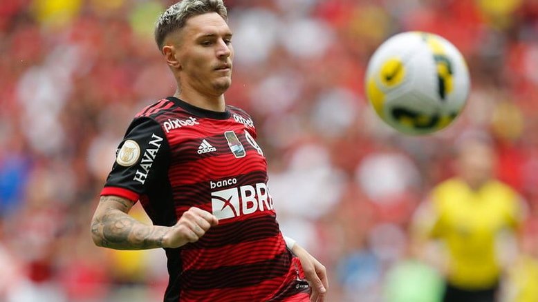 Flamengo vence fora de casa e deixa o Criciúma perto da Série B