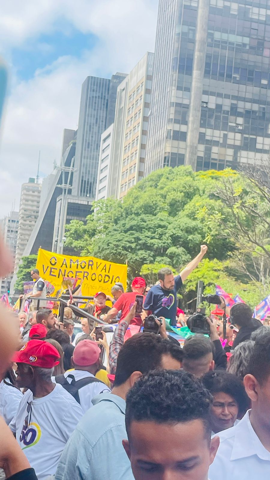 Ato de campanha de Boulos tem início com confronto com bolsonaristas