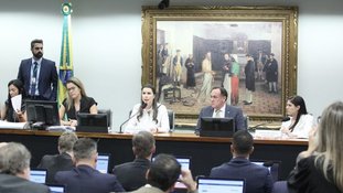 CCJ aprova PEC que limita decisões individuais de ministros do STF