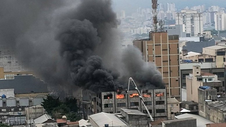 Shopping do Brás atingido por incêndio está no nome da esposa do 'Rei da 25 de Março'