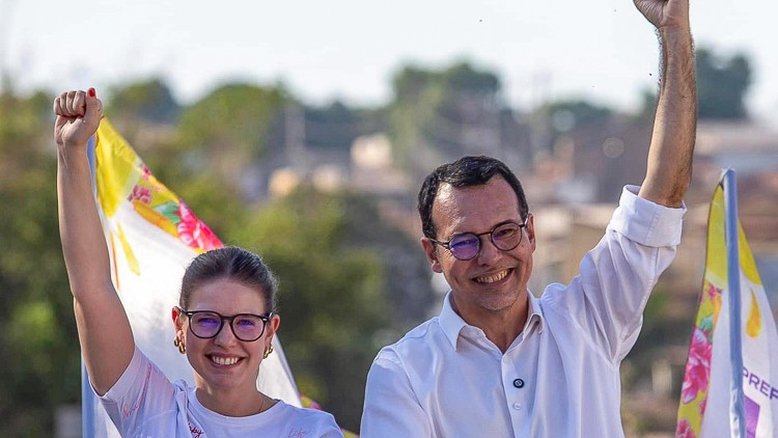 Lúdio Cabral (PT), à direita, e sua vice Rafaela Fávaro (PSD) | Divulgação/PT