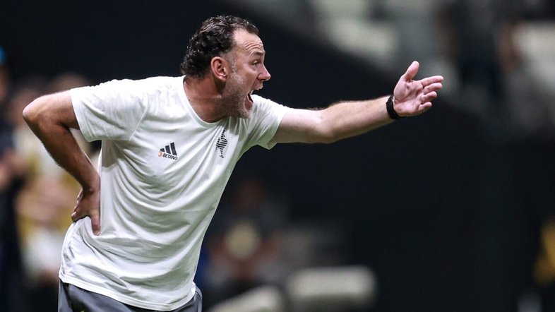 Gabriel Milito é demitido do Atlético-MG após derrota para o Vasco